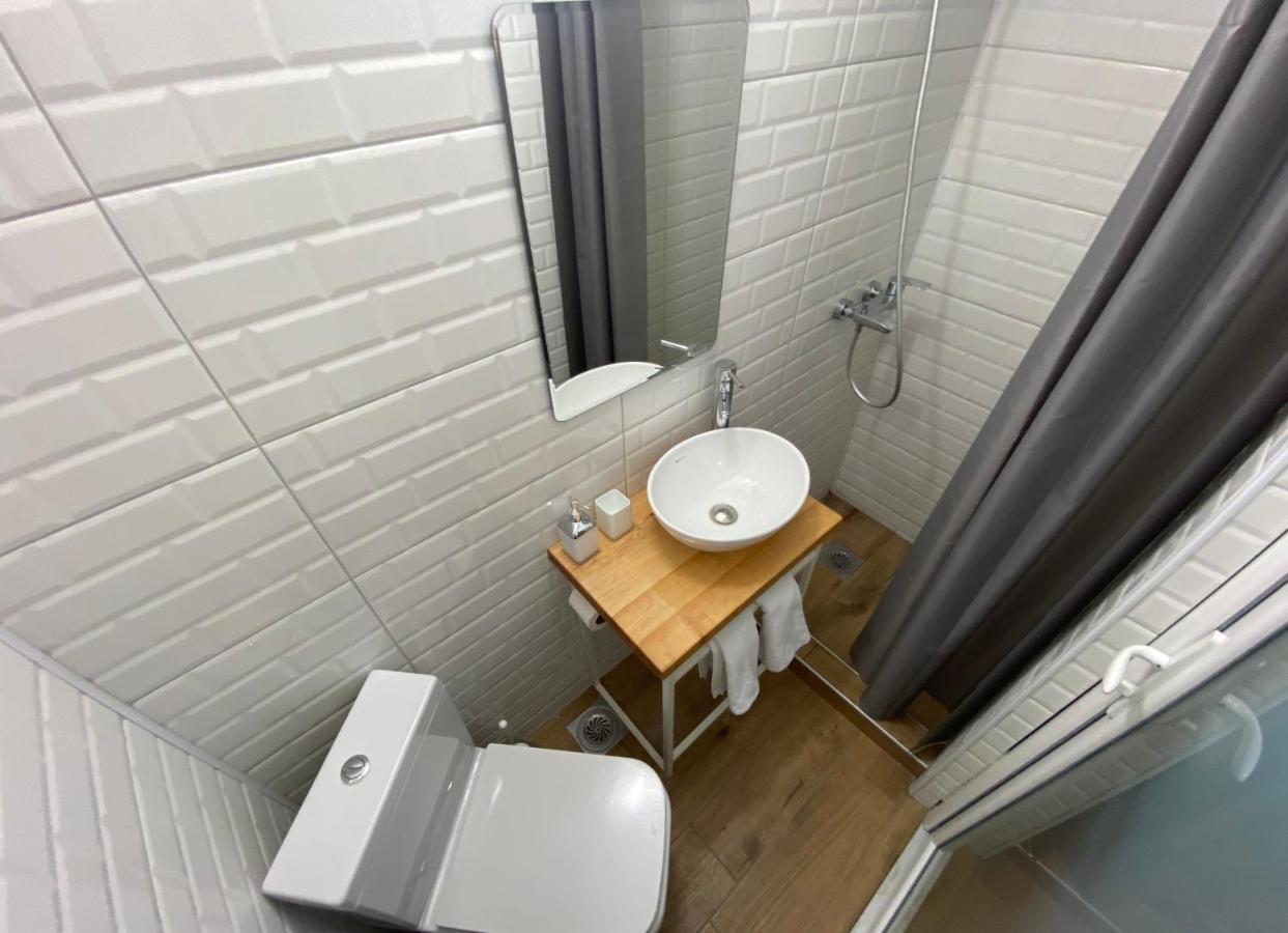 Mickitos Hostel & Apartments Скопие Екстериор снимка