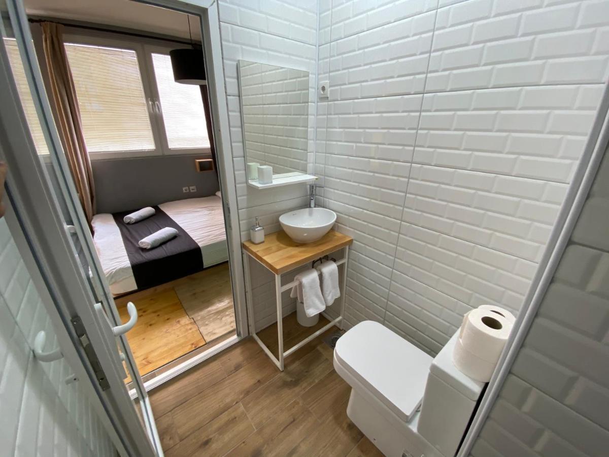Mickitos Hostel & Apartments Скопие Екстериор снимка