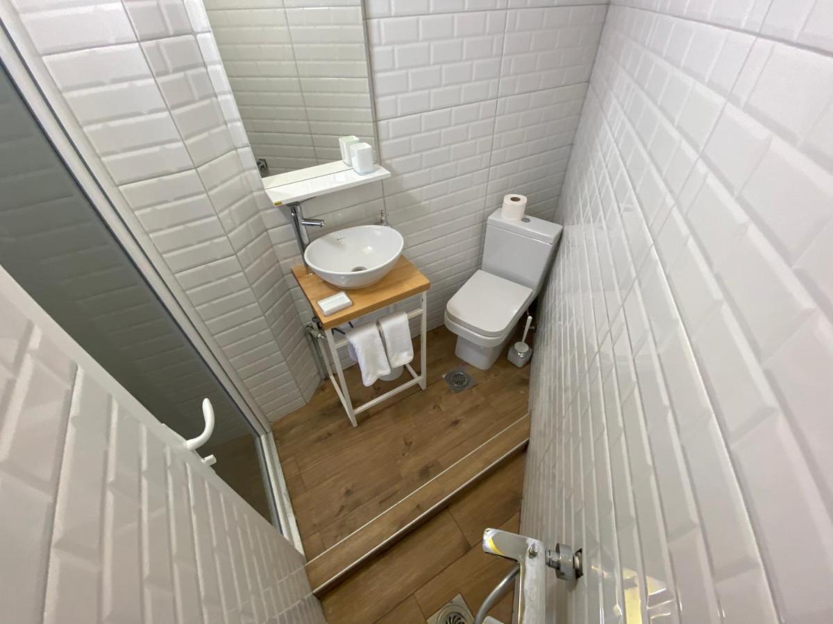 Mickitos Hostel & Apartments Скопие Екстериор снимка