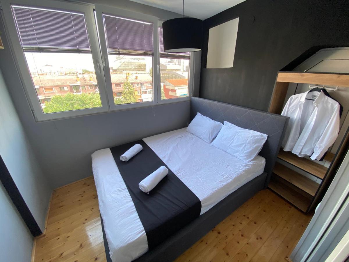 Mickitos Hostel & Apartments Скопие Екстериор снимка