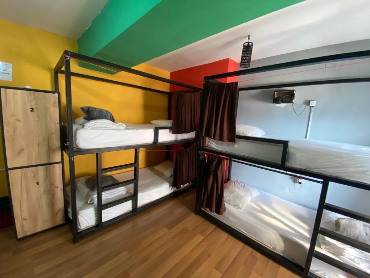 Mickitos Hostel & Apartments Скопие Екстериор снимка