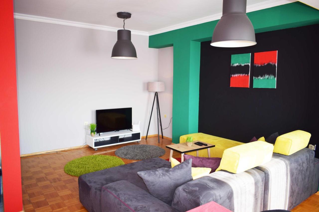 Mickitos Hostel & Apartments Скопие Екстериор снимка