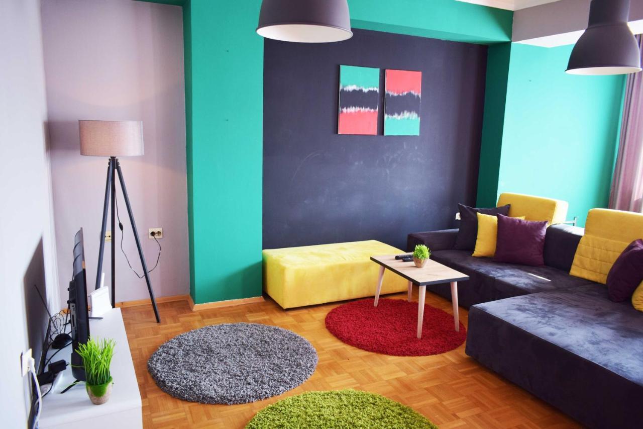 Mickitos Hostel & Apartments Скопие Екстериор снимка