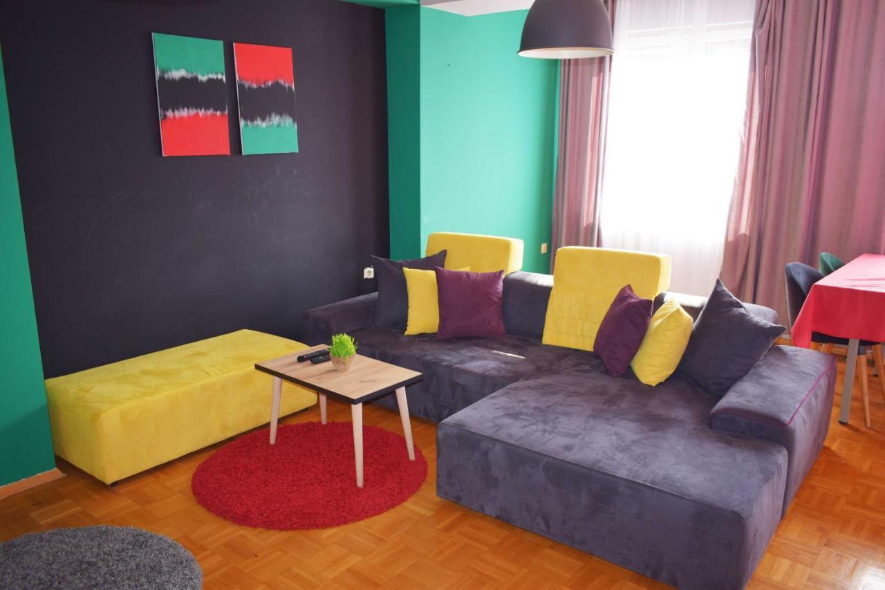Mickitos Hostel & Apartments Скопие Екстериор снимка
