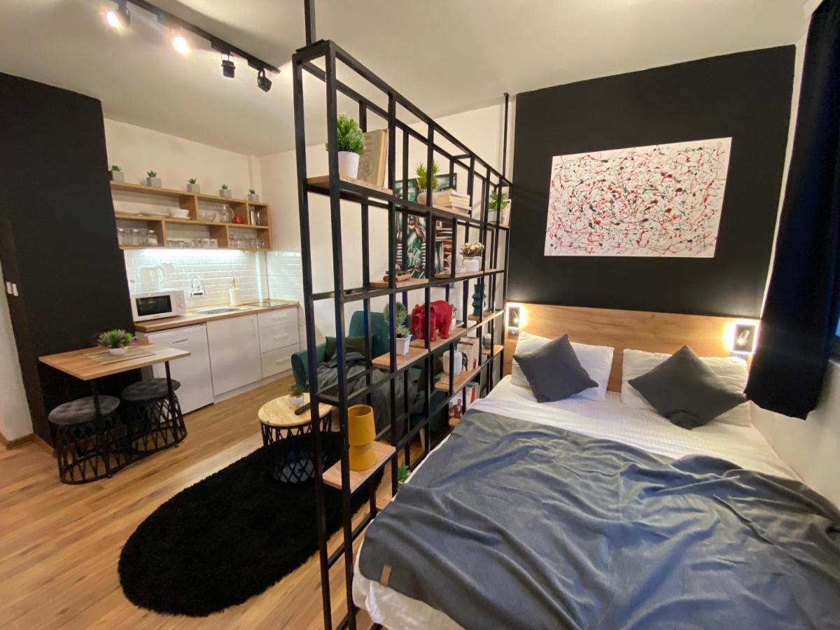 Mickitos Hostel & Apartments Скопие Екстериор снимка