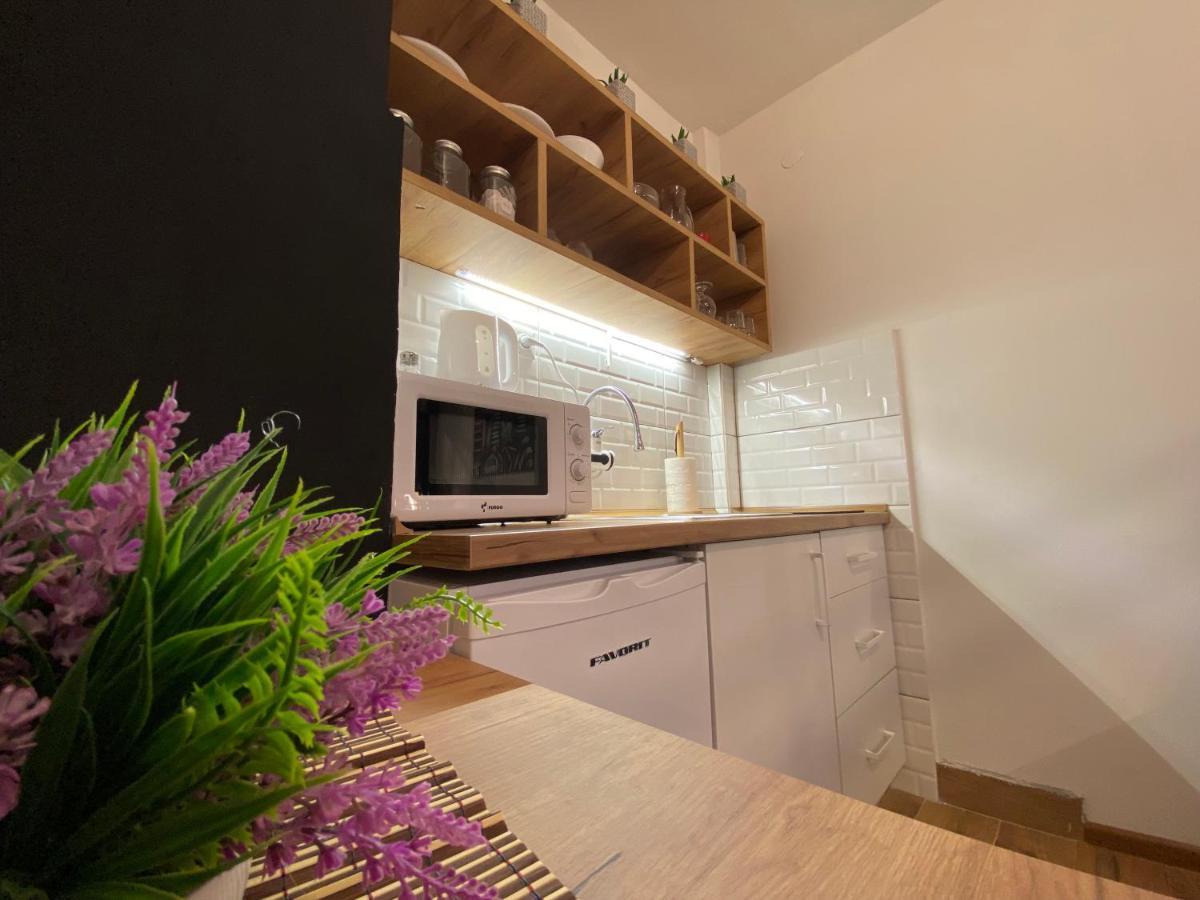 Mickitos Hostel & Apartments Скопие Екстериор снимка